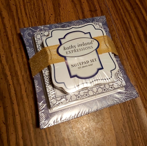 Kathy Ireland Notepad Trio - Picture 2 of 3